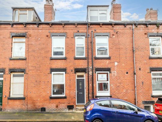 Hayleigh Street (Room 4), Bramley, Leeds - Photo 1