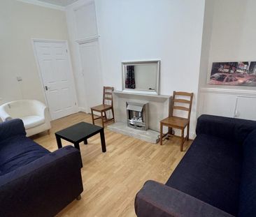 3 bedroom flat to rent - Photo 5