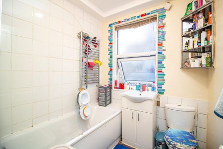 2 bedroom flat to rent - Photo 5