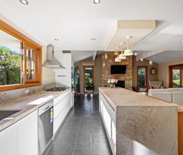 Private Family Home - Photo 1