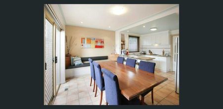 3-Bedroom Home with Outdoor Patio – Quiet Ashburton Location - Photo 5