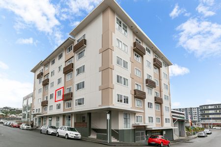 Studio Apartment - Photo 4