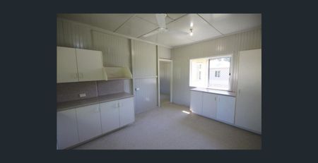 7 Harrow Street, 4700, West Rockhampton Qld - Photo 3