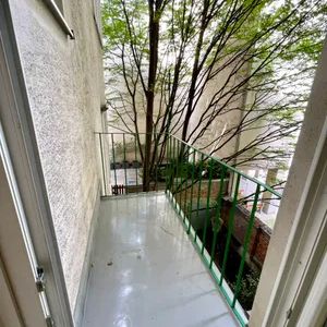 CHARMANTE, SONNIGE ALTBAUWOHNUNG MIT MINIBALKON - NÄHE U6 ALSER STRASSE UND AKH - 3 ER WG GEEIGNET - Photo 3