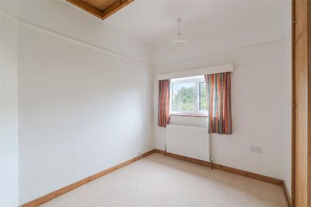 3 bedroom end of terrace house to rent - Photo 4