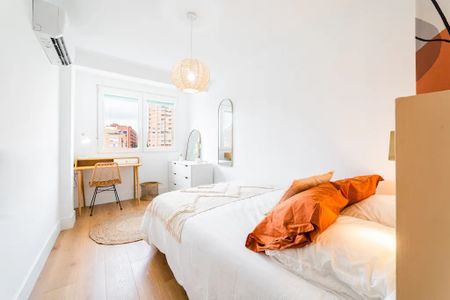 Carrer de Joan Mercader, Valencia, Valencian Community 46011 - Photo 5