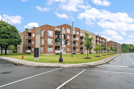 Condo for rent, Montréal (Saint-Laurent) - Photo 2