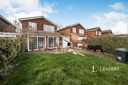 3 bedroom house to rent Linmere Walk, Houghton Regis, Dunstable, Bedfordshire, LU5 - Photo 2