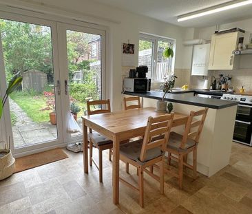 3 bedroom end of terrace house to rent - Photo 3