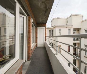 Bemeubeld appartement te huur in het centrum van Oostende - Photo 2