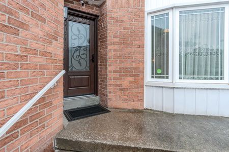 For Lease - 43 Donisi Avenue, Vaughan, Ontario - Photo 3