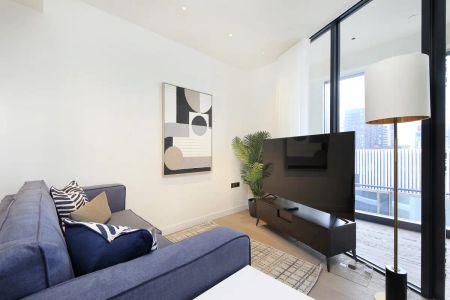 2 bedroom flat in London - Photo 3