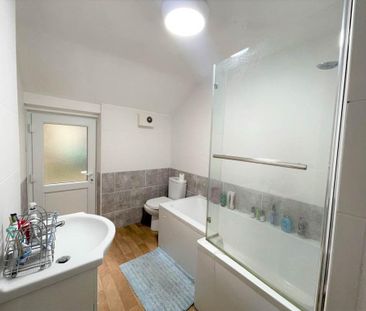 4 bedroom terraced house to rent - Photo 4