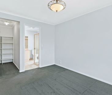 Spacious Six-Bedroom Family Home with Alfresco Entertaining, Close ... - Photo 3