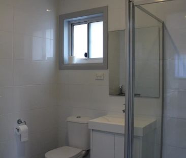 “Free Standing - 2 Bedroom Home” - Photo 4