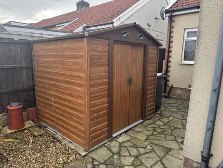 2 bedroom semi-detached bungalow to rent - Photo 4