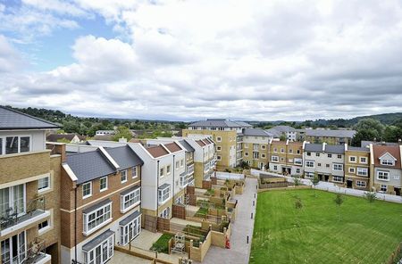 Flambard Way, Godalming, Surrey, GU7 - Photo 4