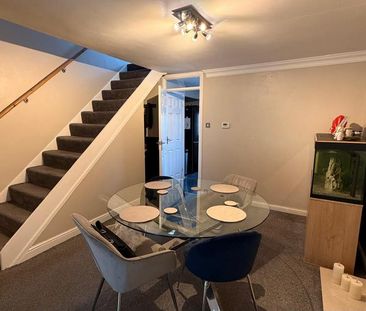 2 bedroom semi-detached house to rent - Photo 3