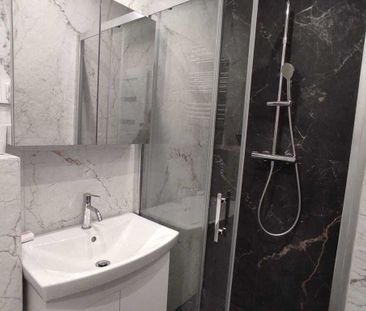 3 pok. + 2 balkony, w domku jednorodzinnym - Zdjęcie 6