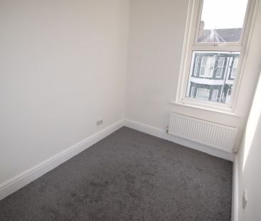 To Let 2 Bed Flat - Photo 3