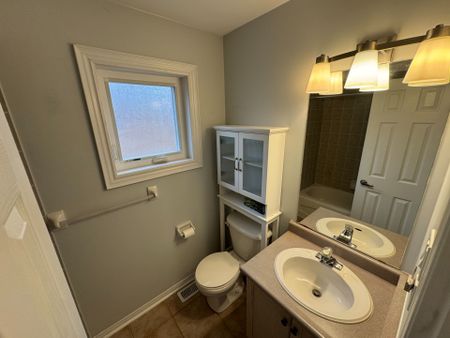 For Lease - 7 Stiles Avenue, Aurora, Ontario - Photo 5