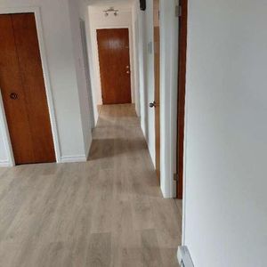 Granby - Logement 5 1/2 location $1300.00/mois - Photo 2