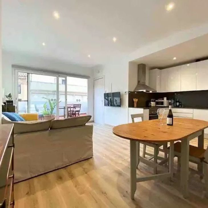 Carrer de Cerdanyola, Barcelona, Catalonia 08028 - Foto 1