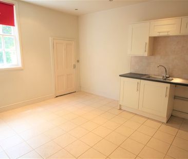 Sir Isaacs Walk, Colchester - Photo 3