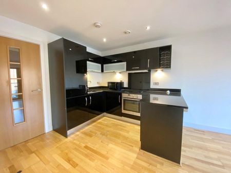 1 bedroom Flat To Let - Photo 4