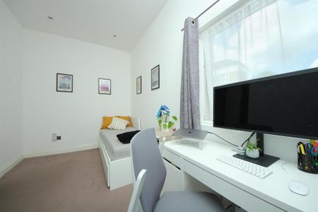 2 bedroom flat to rent - Photo 4