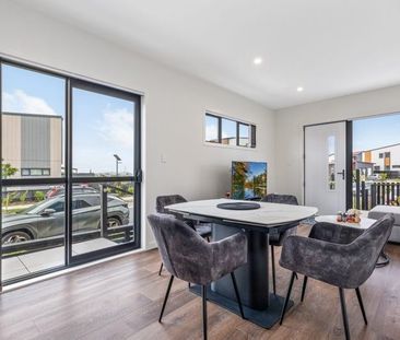 Perfect 3 BEDROOM in Flatbush - Photo 2