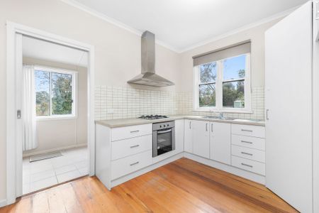 LIGHT FILLED SPACIOUS SURROUNDS - Photo 3