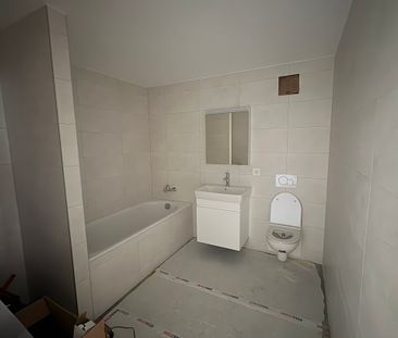 Appartement de 3,5 pièces entièrement rénové au rez-de-chaussée - Photo 2