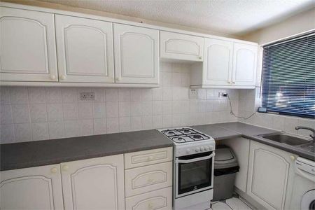 Leas Drive, Iver, SL0 - Photo 4