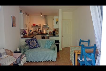 Room in a Shared Flat, Holmdene Avenue, SE24 - Photo 4