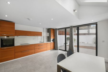 2 Bed Flat, Mayflower Road, SW9 - Photo 3