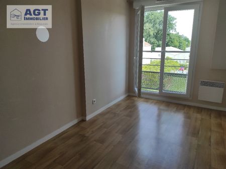 Location Appartement 4 pièces 72m² BEAUVAIS 60000 - Photo 3