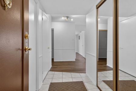 For Lease - 545 St Laurent Boulevard, Manor Park - Cardinal Glen and Area, Ontario - Photo 4