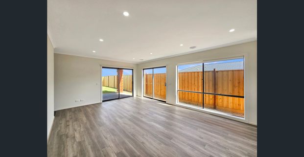 Ready, Set, Move! - Photo 1