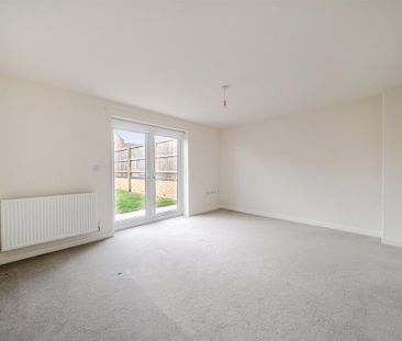 3 bedroom semi-detached house to rent - Photo 1