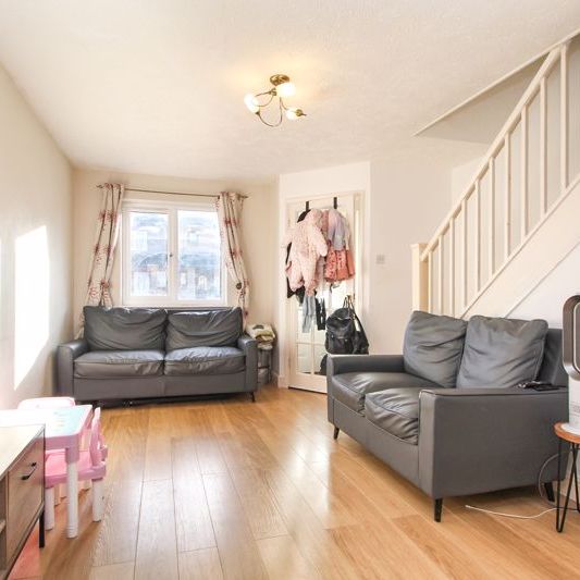 Clover Avenue, Bedford - Photo 1