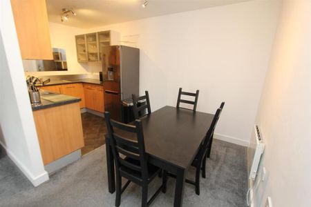 2 bedroom flat to rent - Photo 3