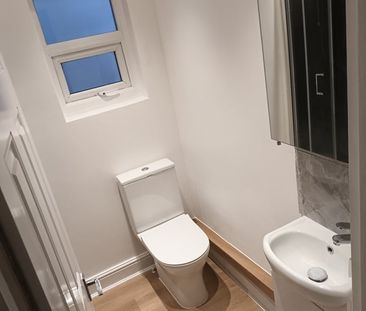 Studio Flat, Berrymead Gardens, W3 - Photo 4