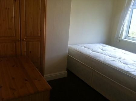 4 bedroom house to rent - Photo 3