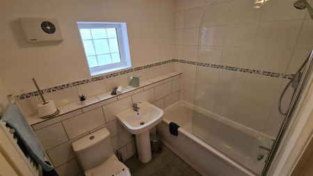 1 bedroom flat to rent - Photo 5