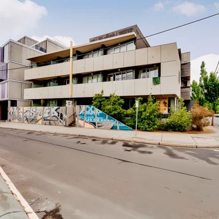 Large Studio - Photo 1