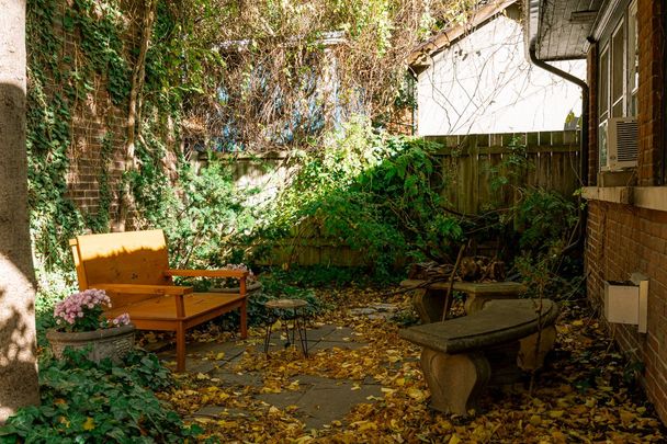 For Lease - 321 Palmerston Boulevard Unit# Coach House, Toronto, Ontario - Photo 1