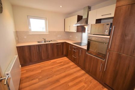 2 bedroom flat to rent - Photo 4
