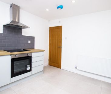 2 bedroom House To Let Total Size: 765 SQ FT - Photo 6