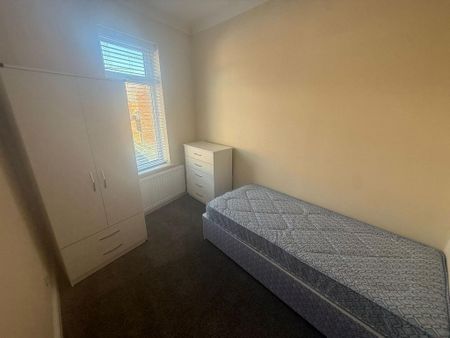 3 bedroom terraced house to rent - Photo 4